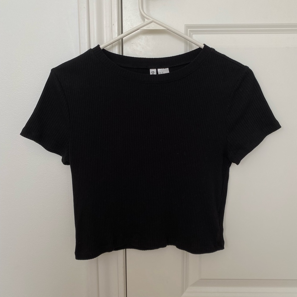 Black Cropped Tee